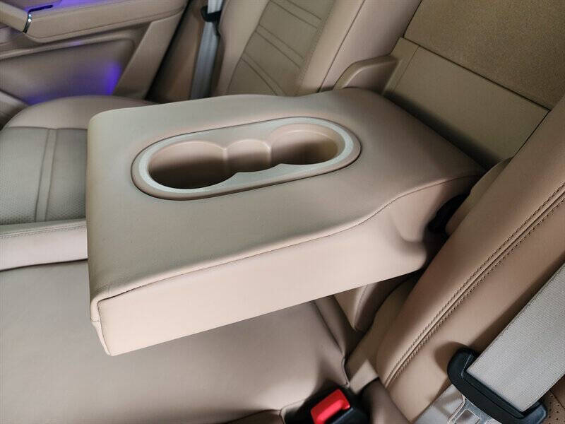 2022 Porsche Cayenne Platinum Edition