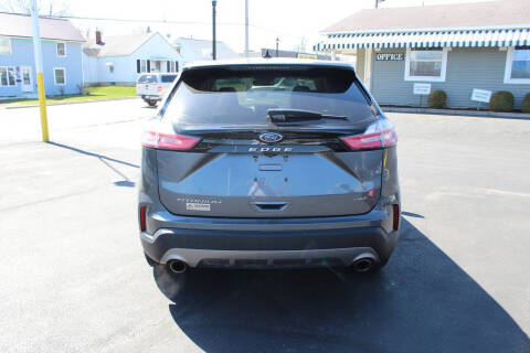 2022 Ford Edge Titanium