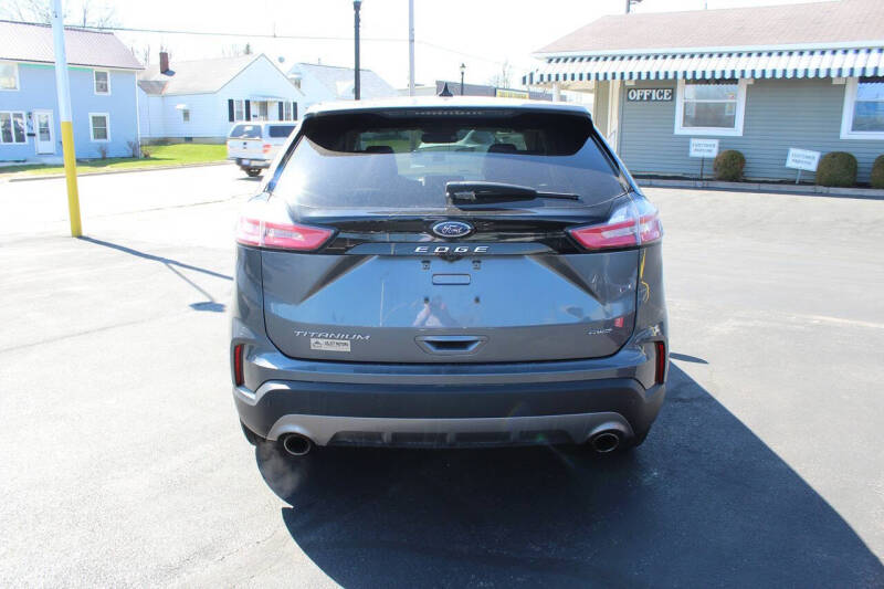 2022 Ford Edge Titanium