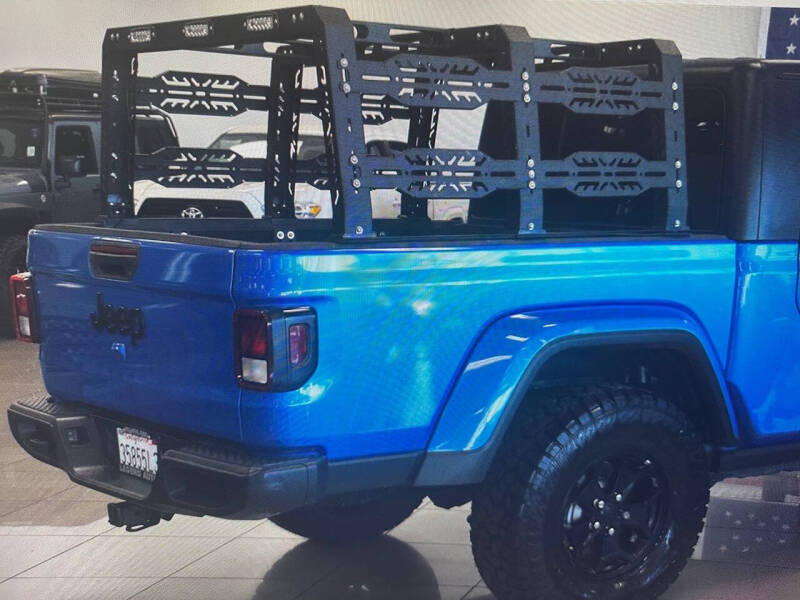 2022 Jeep Gladiator Willys Sport