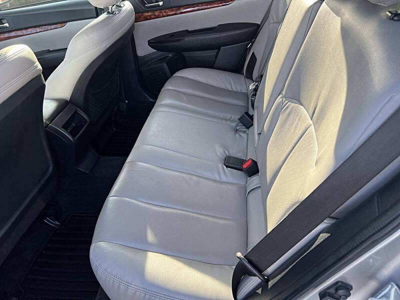 2011 Subaru Outback 2.5i Limited