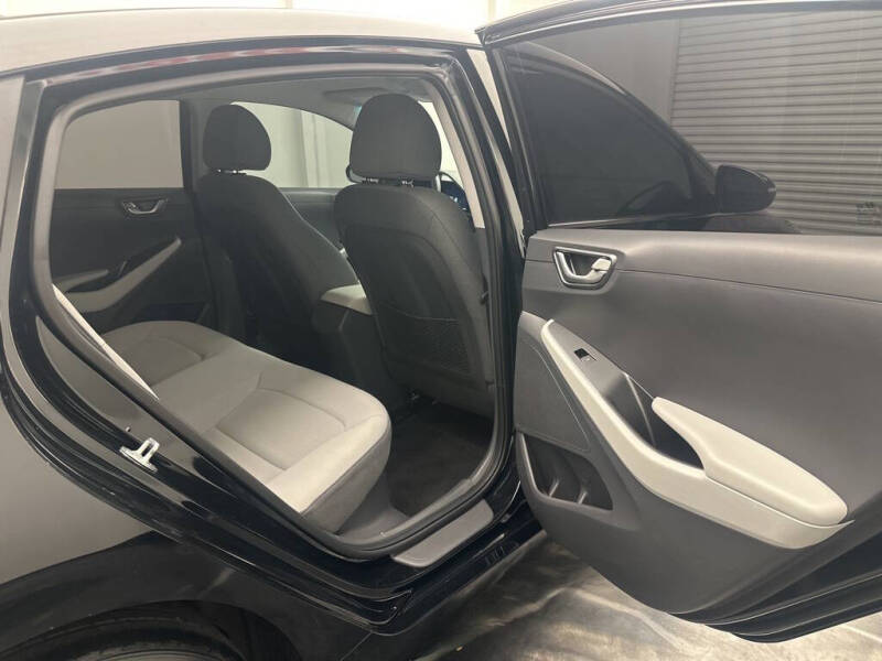 2022 Hyundai Ioniq Hybrid SE