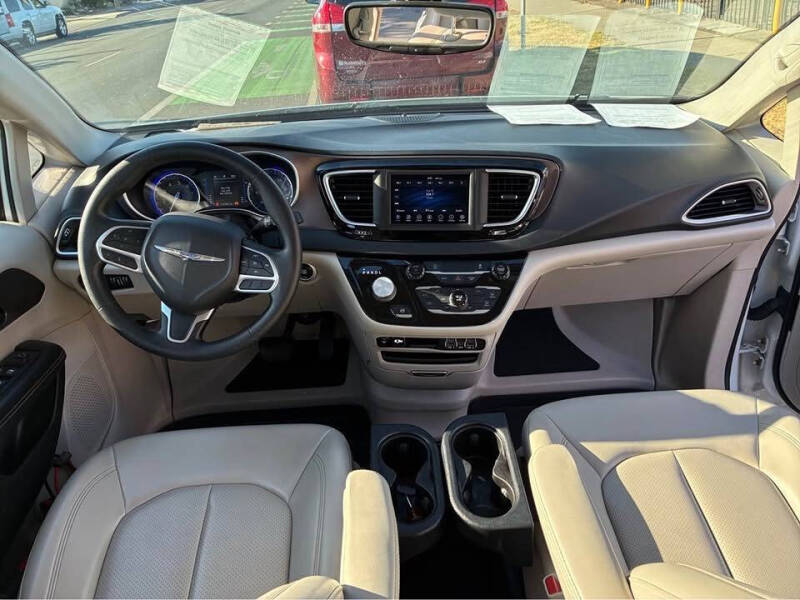 2021 Chrysler Voyager LXi