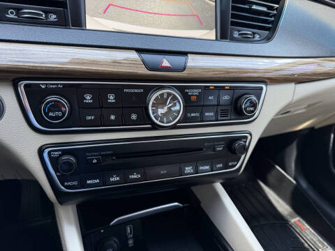 2017 Kia Cadenza Premium