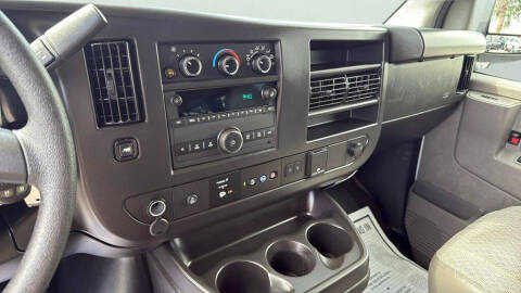 2025 Chevrolet Express LT 3500