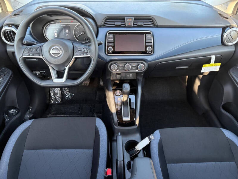 2025 Nissan Versa SV