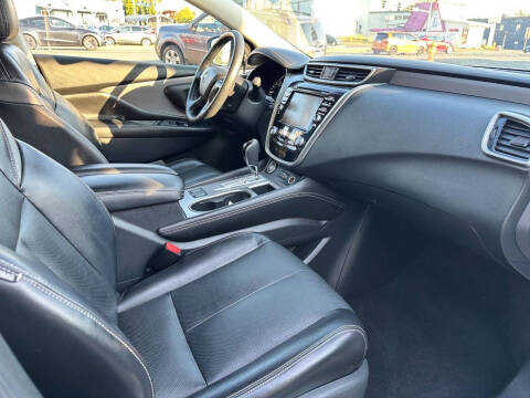 2023 Nissan Murano SL