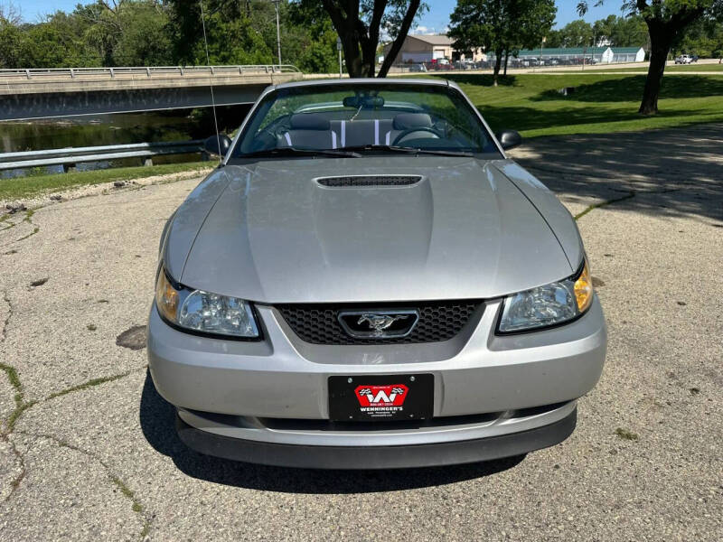2000 Ford Mustang