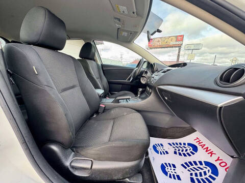 2013 Mazda MAZDA3 i Touring