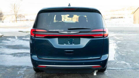 2024 Chrysler Pacifica Touring