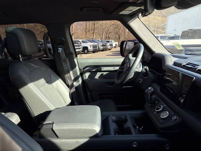 2025 Land Rover Defender 110 P500 X-Dynamic SE