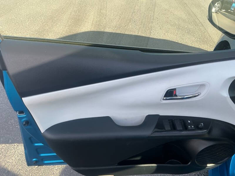 2021 Toyota Prius XLE AWD-e