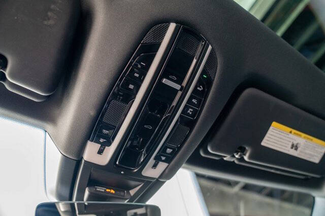 2022 Porsche Cayenne 25