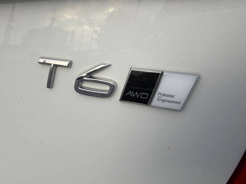 2020 Volvo XC90 T6 Momentum 7-Passenger