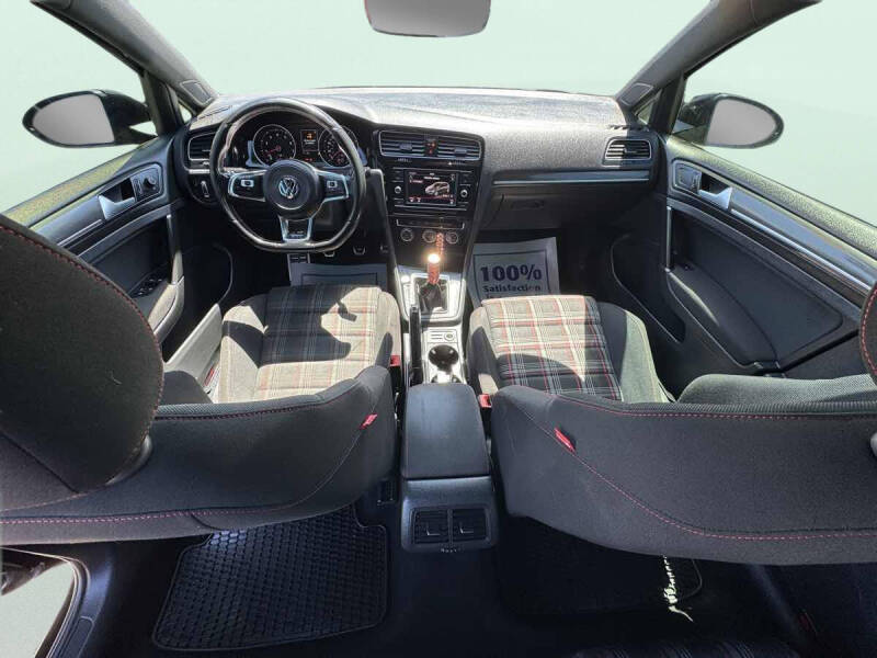 2019 Volkswagen Golf GTI S