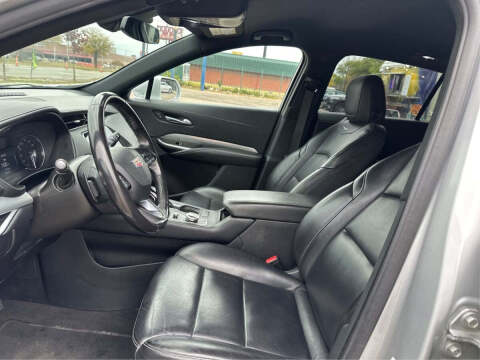 2020 Cadillac XT4 Premium Luxury