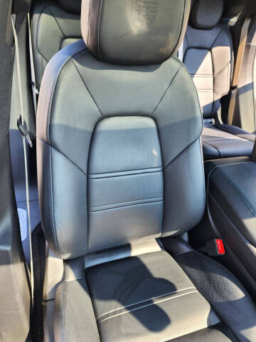 2023 Porsche Cayenne Coupe Platinum Edition