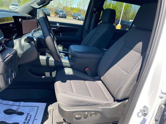 2025 Chevrolet Suburban LS