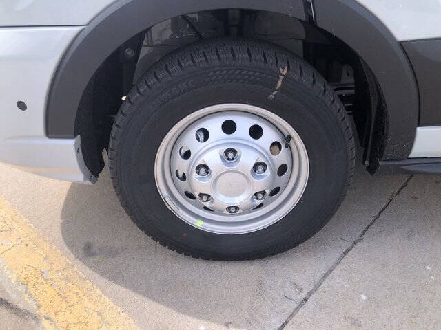 2025 Ford Transit 350 XLT