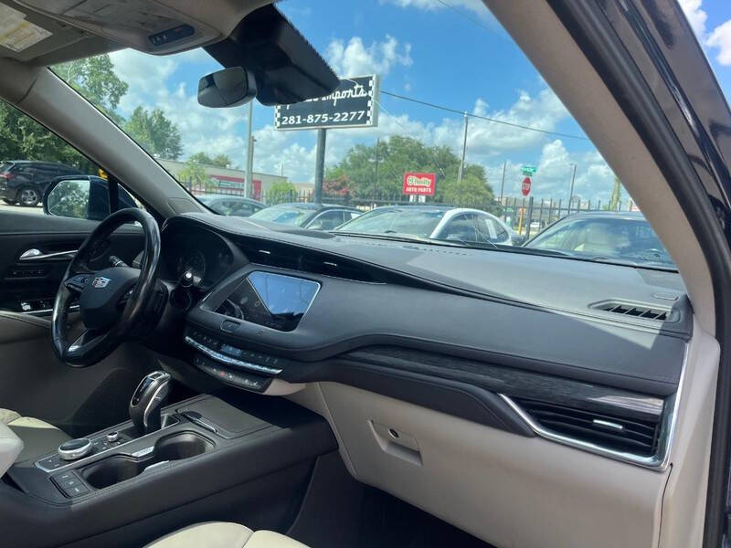 2019 Cadillac XT4 Premium Luxury