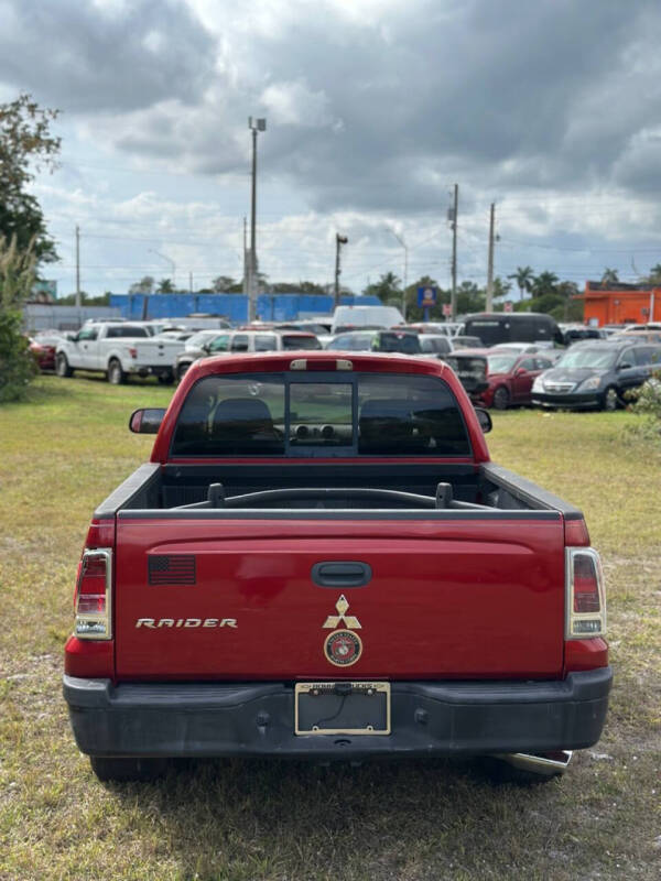 2006 Mitsubishi Raider Duro Cross V6