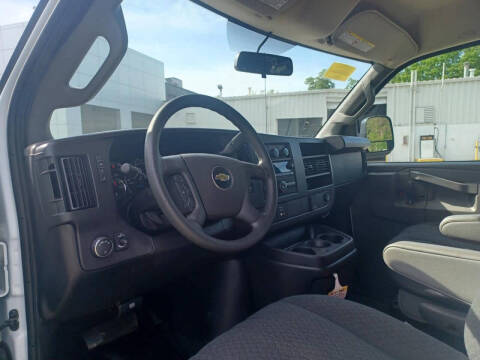 2024 Chevrolet Express 2500