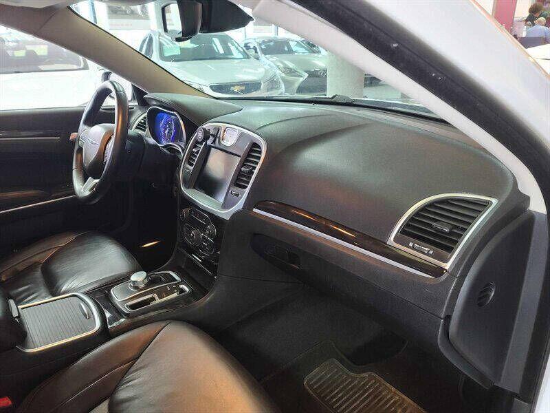 2015 Chrysler 300 Limited