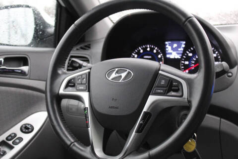 2012 Hyundai Accent SE