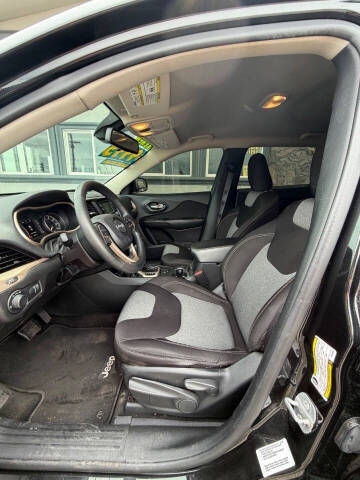 2014 Jeep Cherokee Sport