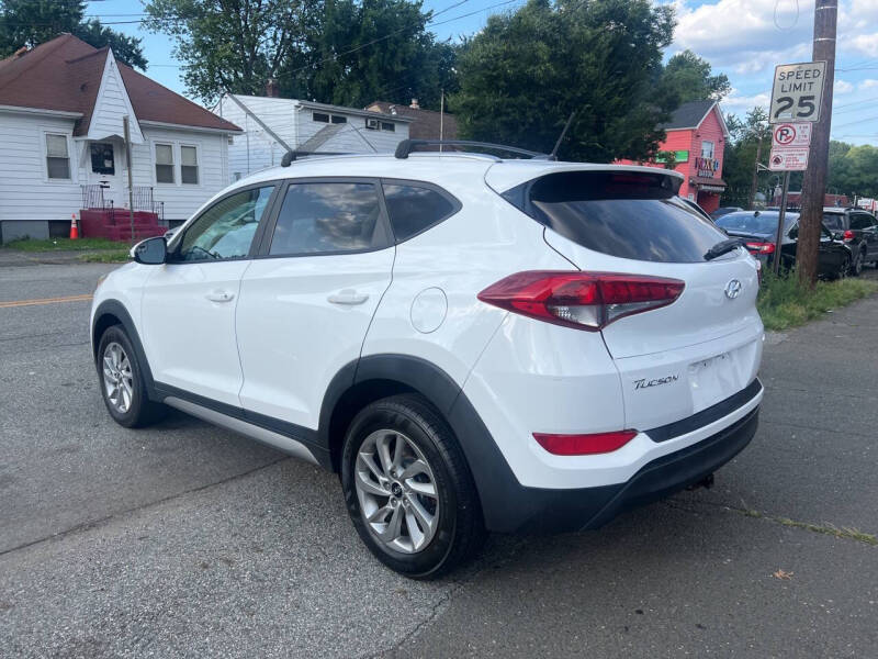 2017 Hyundai Tucson SE photo 4