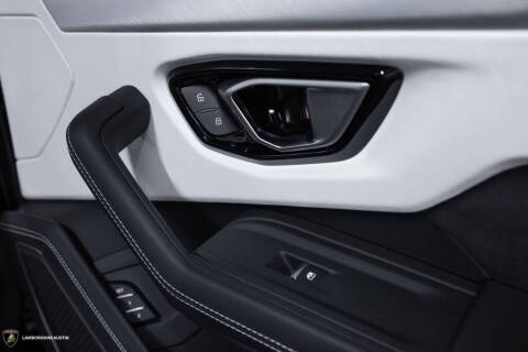 2023 Lamborghini Urus S