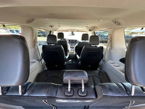 2017 Chrysler Pacifica Touring-L