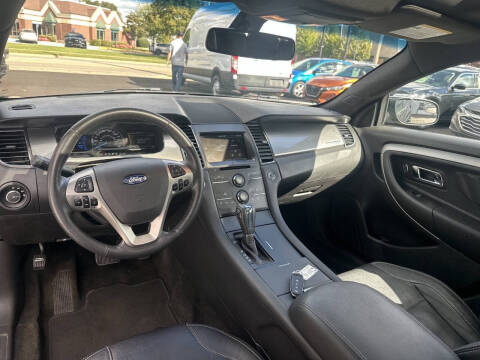 2015 Ford Taurus SEL