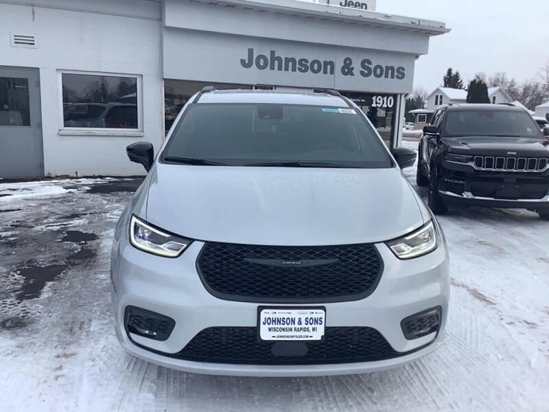 2026 Chrysler Pacifica Select
