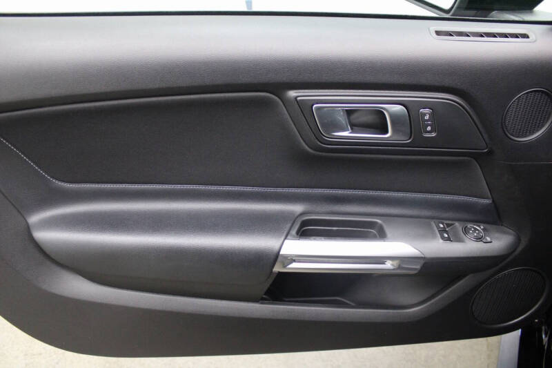 2021 Ford Mustang EcoBoost