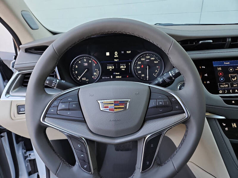 2026 Cadillac XT5 Premium Luxury