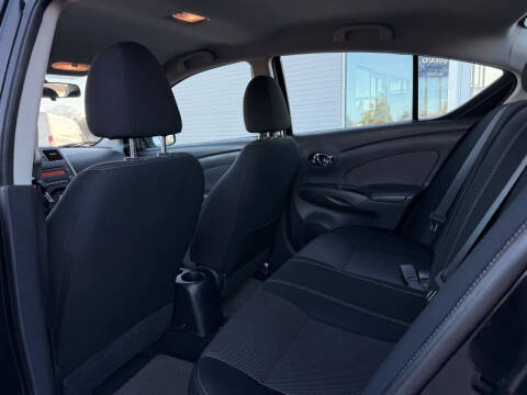 2014 Nissan Versa 1.6 SV