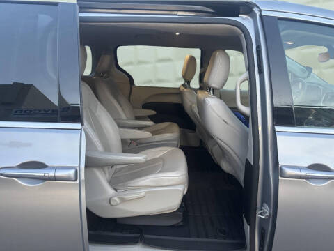 2021 Chrysler Pacifica Hybrid Touring L