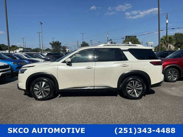 2023 Nissan Pathfinder SL