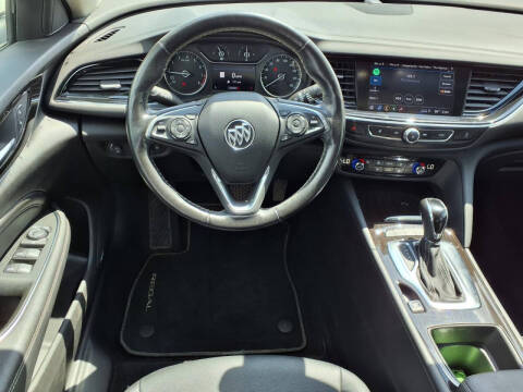 2020 Buick Regal Sportback Essence