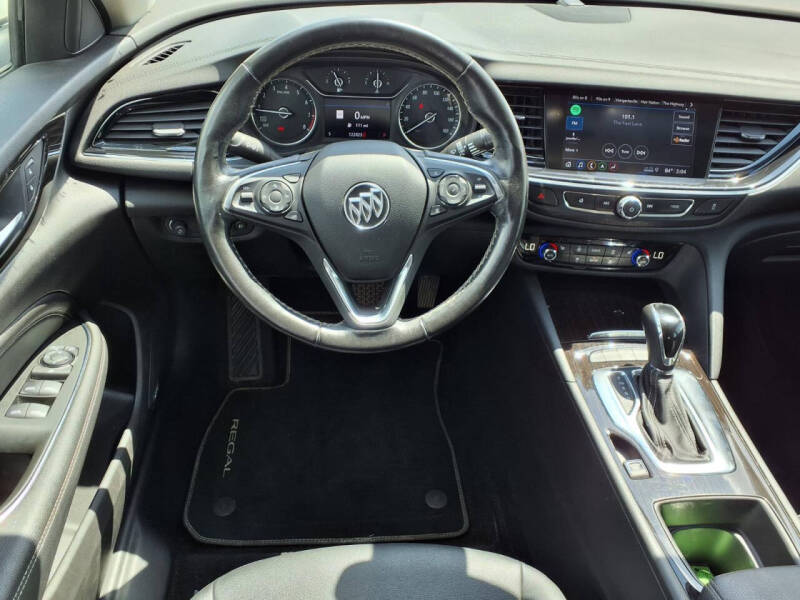 2020 Buick Regal Sportback Essence