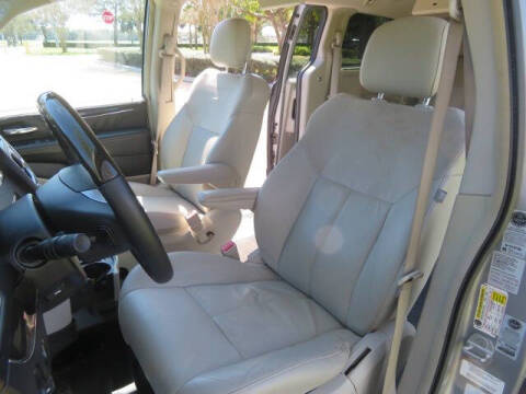 2013 Chrysler Town and Country Limited