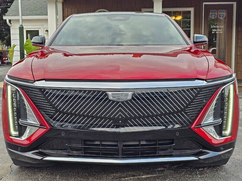 2024 Cadillac LYRIQ Luxury 3