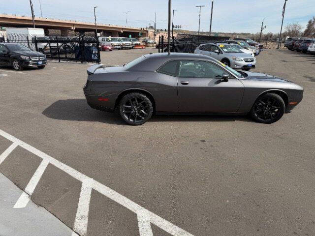 2022 Dodge Challenger SXT