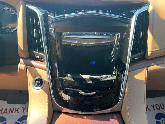 2017 Cadillac Escalade ESV 40