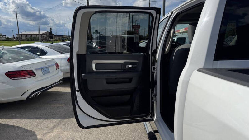 2019 RAM 1500 Classic SLT