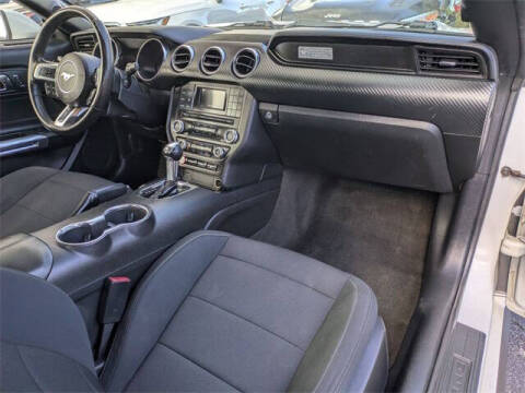 2016 Ford Mustang V6