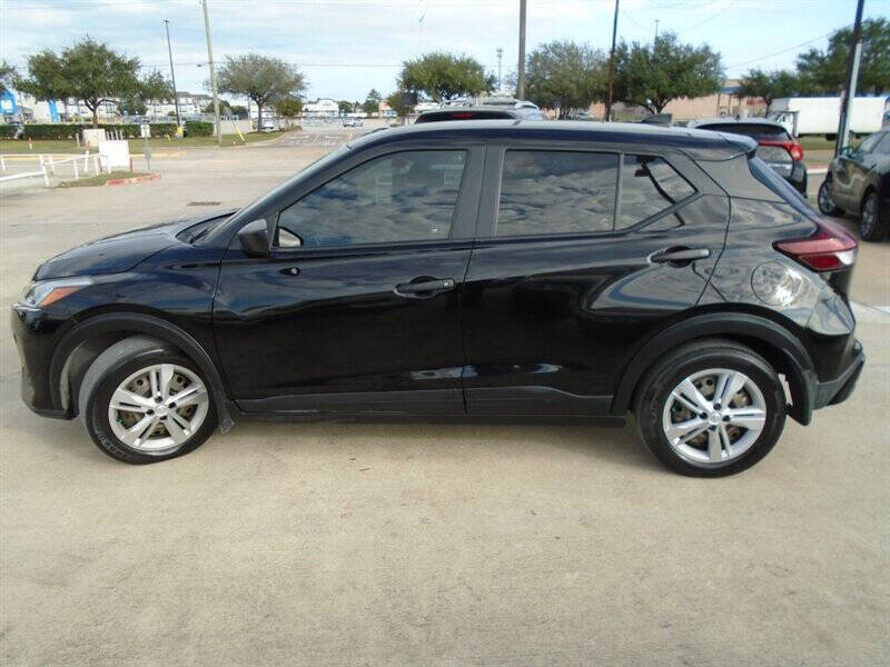 2023 Nissan Kicks S
