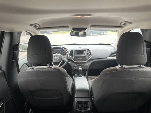 2015 Jeep Cherokee Sport