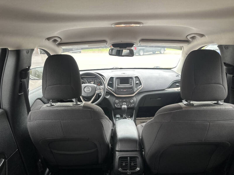 2015 Jeep Cherokee Sport